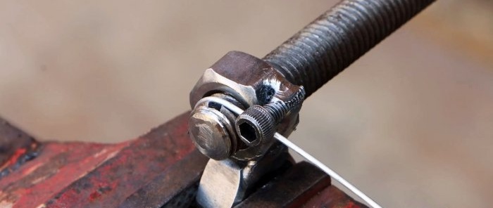 Jak zrobić urządzenie do nawijania sprężyn z nakrętek i śrub