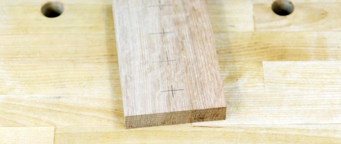 Using old jigsaw blades as a universal jig for dowels