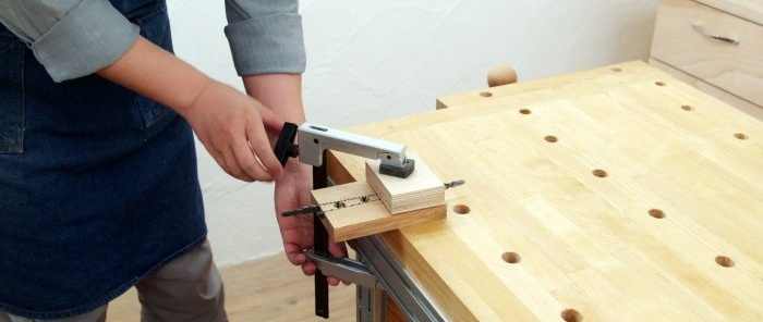 Using old jigsaw blades as a universal jig for dowels