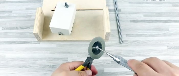 So bauen Sie eine Mini-Leiterplattenschneidemaschine