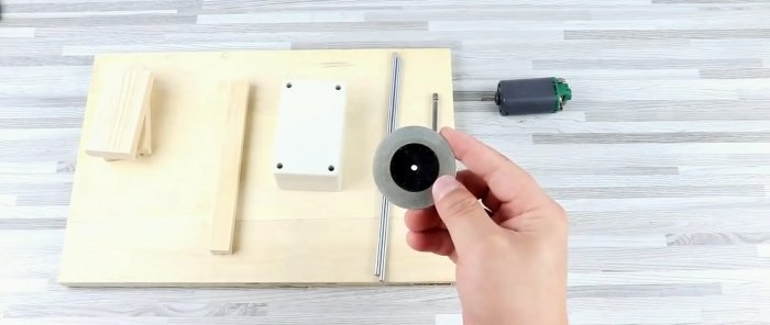 Cara membuat mesin pemotong papan litar mini