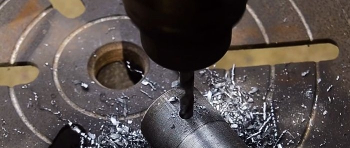 Kaip pagaminti grandinių gamybos mašiną, kurios pagrindas yra didelis guolis