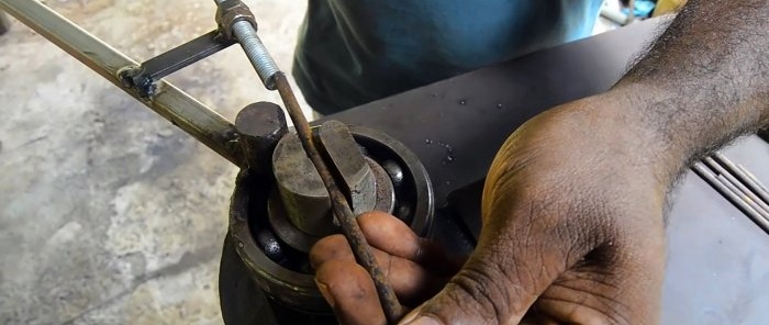 Hoe je een kettingmaakmachine maakt op basis van een groot lager