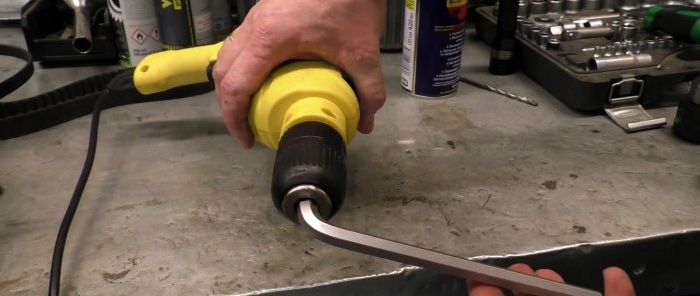 How to loosen and change a jammed self-clamping drill chuck