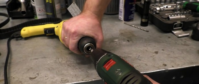 How to loosen and change a jammed self-clamping drill chuck