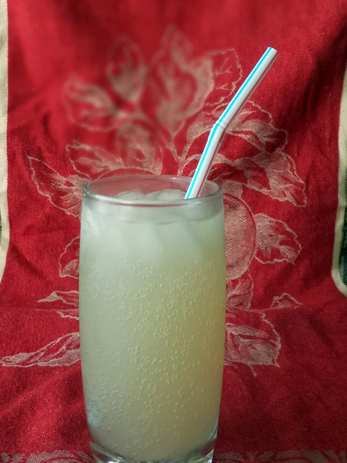 Come preparare la limonata allo zenzero in stile Schweppes per adulti