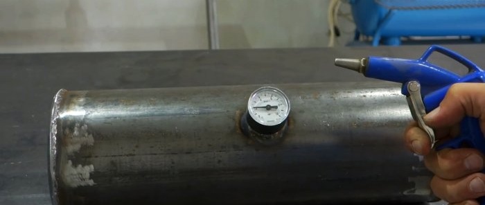 Sådan laver du en grill med en tændingscylinder og en løfterist baseret på en donkraft