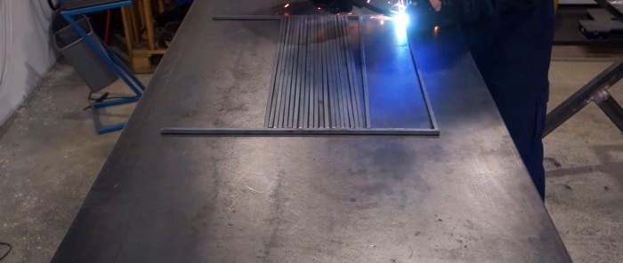 Hoe je een grill maakt met een ontstekingscilinder en een hefrooster op basis van een autokrik