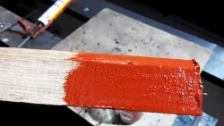 איך להכין צבע דוחה מים למתכת, בטון, עץ ואפילו פלסטיק