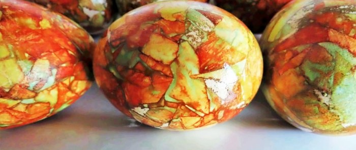 Marble dyeing egg para sa Easter step by step recipe