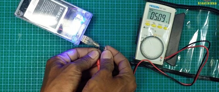 Wie man aus Batterien alter Mobiltelefone eine Powerbank für ein Smartphone herstellt