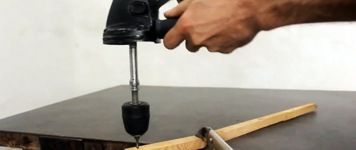 Hur man gör en handborr från växellådan på en trasig kvarn