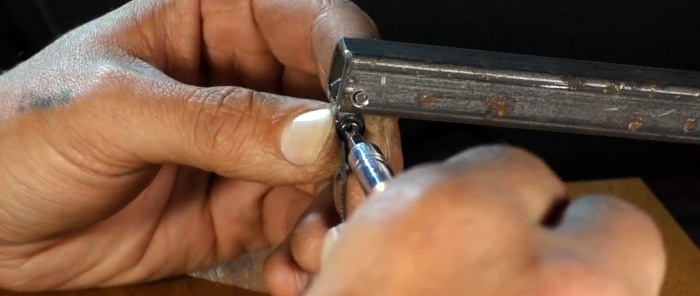 How to make a jigsaw from a clipper