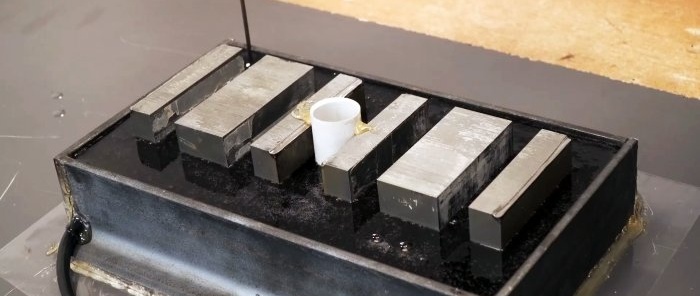 Cómo hacer un tornillo de banco instantáneo usando un transformador de un viejo horno microondas