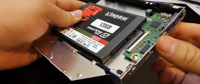 So rüsten Sie einen alten Laptop auf, indem Sie das DVD-Laufwerk durch eine SSD ersetzen