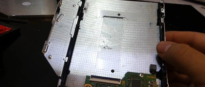 Bagaimana untuk menaik taraf komputer riba lama dengan menggantikan pemacu DVD dengan SSD