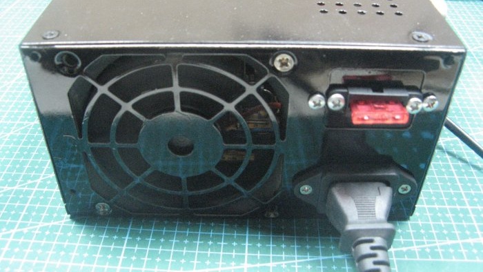 Facile conversione di ATX in un caricabatterie con le tue mani