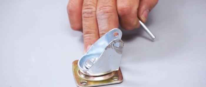 Un accesorio de amoladora para cortar discos de metal de cualquier diámetro.