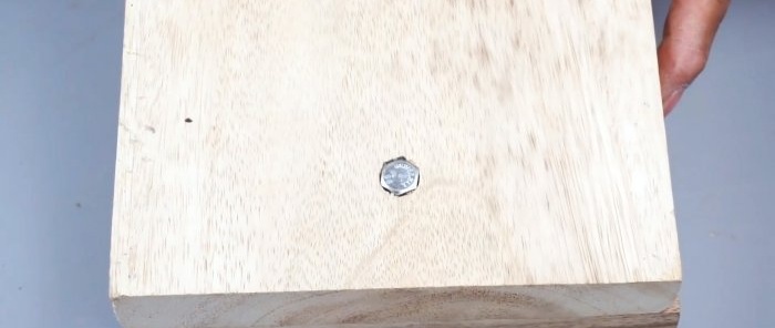 Alat pengisar untuk memotong cakera logam dari sebarang diameter