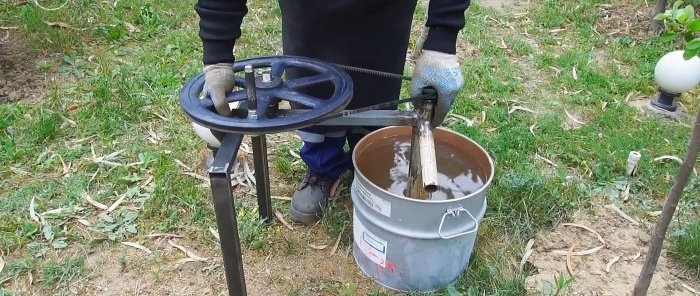 How to make a hand pump for pumping water out of trash