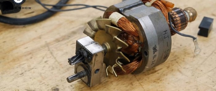 Cómo convertir una sierra de calar con cable en una inalámbrica