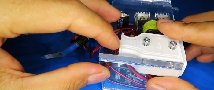 Cómo hacer un Power Bank de bolsillo de 220 V con tus propias manos