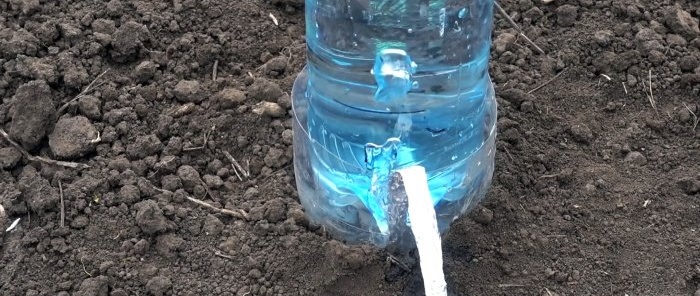 Druppelirrigatiesysteem gedurende 30 dagen uit een plastic fles