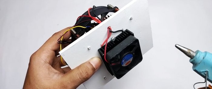 Comment fabriquer un mini-réfrigérateur 12V de vos propres mains