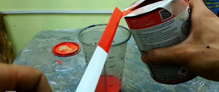 Wie man Farbe aus einer Dose gießt, ohne den Rand oder die Umgebung zu verschmutzen
