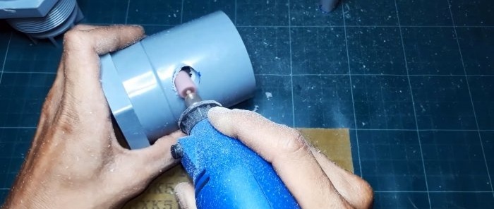 كيفية صنع مضخة غاطسة قوية من الأنابيب البلاستيكية