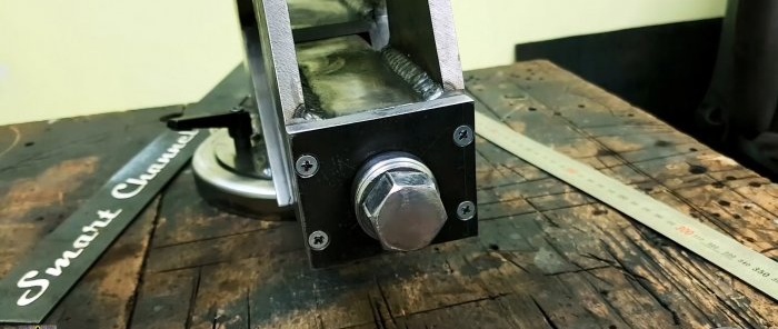 Ako urobiť šesťhranný otvor v hrubej oceli v garáži