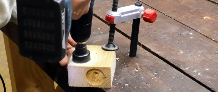 Jak sestavit jednoduchou brusku z nábojů na kola