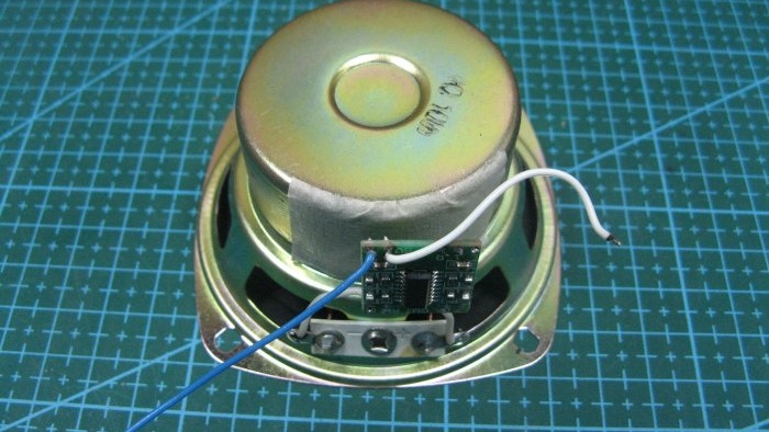 Πώς να φτιάξετε ένα ηχείο από ασύρματα ακουστικά