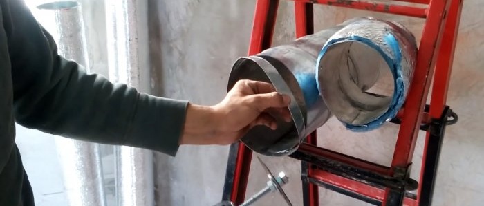 Comment couper un tuyau uniformément dans un endroit difficile d'accès sans meuleuse