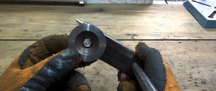 An interesting idea for making a clamp with your own hands