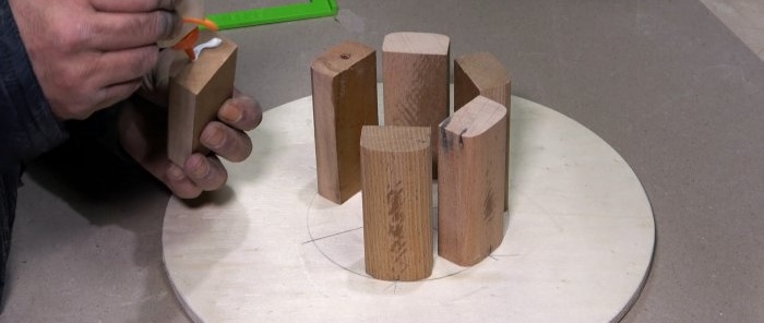 Hvordan lage en trådrulle av tre med egne hender