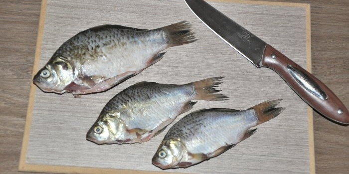 How to simply and deliciously fry crucian carp