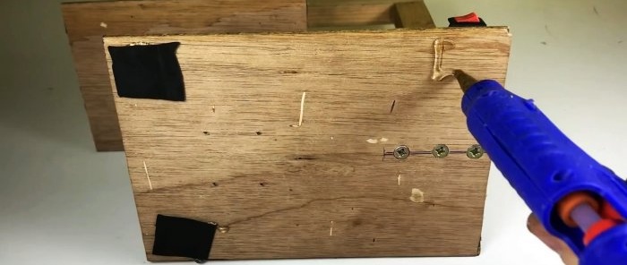 How to make a 12V mini jigsaw from wood