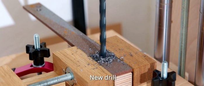 Hur man gör en anordning för tvåvinkelslipning av borrar från överbliven plywood