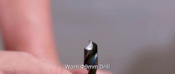 Πώς να φτιάξετε μια συσκευή για ακόνισμα με δύο γωνίες τρυπανιών από κόντρα πλακέ που έχουν απομείνει