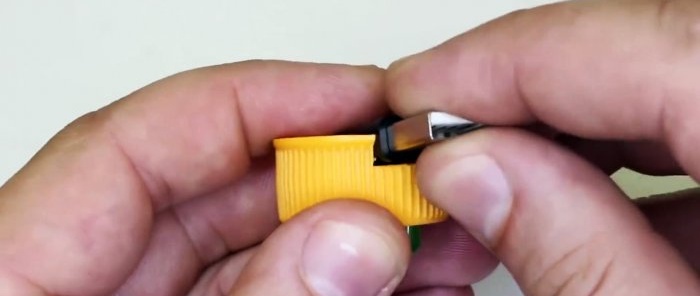 Kaip sukurti „flash drive“ su užraktu užraktu