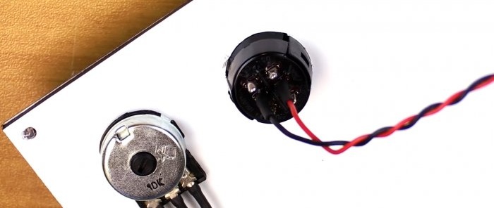 كيفية صنع آلة شحذ صغيرة مع التحكم في السرعة المتغيرة من محرك أقراص ثابت قديم