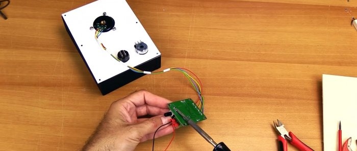 Как да направите мини машина за заточване с променлив контрол на скоростта от стар HDD