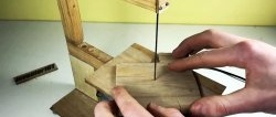 How to make a 12V mini jigsaw from wood