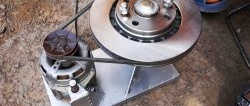 Как да сглобите машина за шлайфане на спирачни дискове от мотор на пералня у дома
