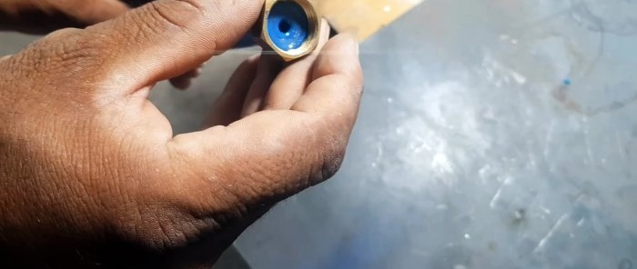 Hogyan készítsünk vékony tömlőt PP-csőből a vízvezeték csatlakoztatásához