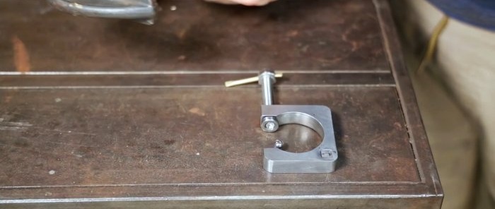 Како направити једноставну мини стезаљку