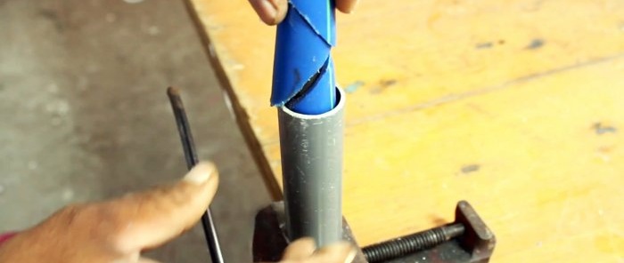 Cómo hacer un ancla con tubos de plástico.