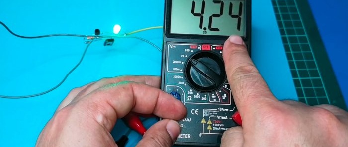 Liion battery charger circuit with full charge indicator