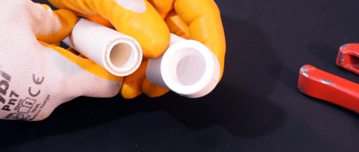Cómo hacer una conexión roscada desmontable de tubos de plástico sin soldar.